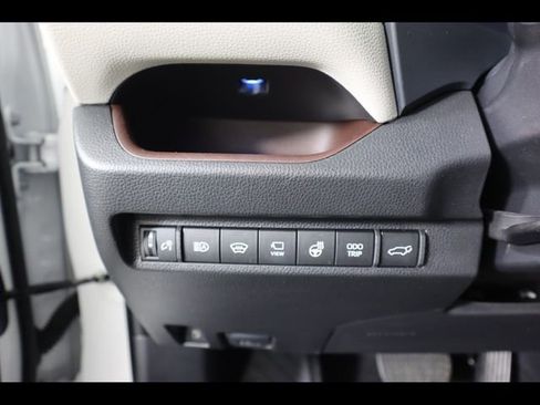 Used 2023 Toyota RAV4 Limited AWD/4WD image 22