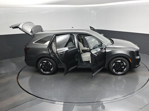 Certified 2026 Kia Sorento EX w/ EX Premium Package AWD/4WD image 18