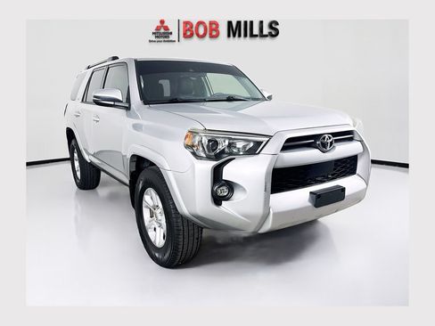 Used 2021 Toyota 4Runner SR5 Premium w/ Moonroof Package RWD image 1
