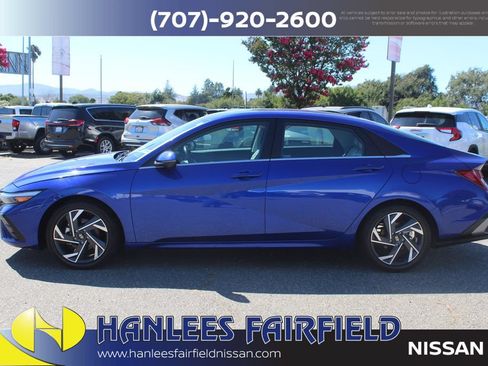 Used 2024 Hyundai Elantra Limited FWD image 2