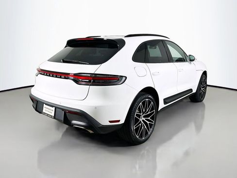 Used 2025 Porsche Macan image 9