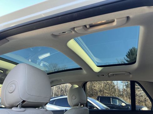 Used 2018 Mercedes-Benz GLC 300 4MATIC image 11