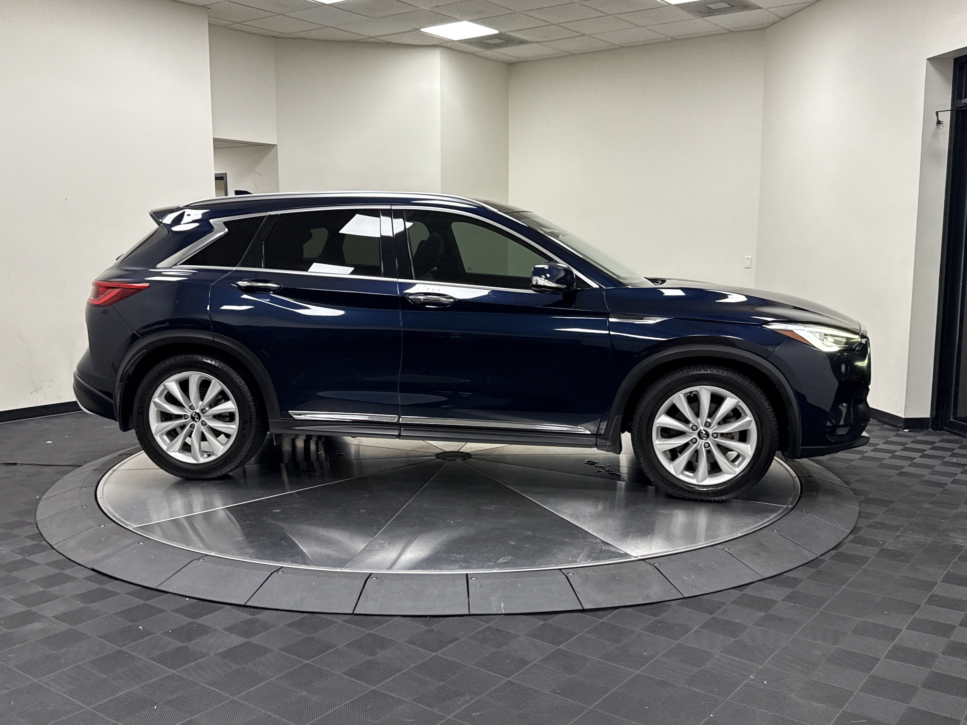 Used 2019 INFINITI QX50 FWD image 8