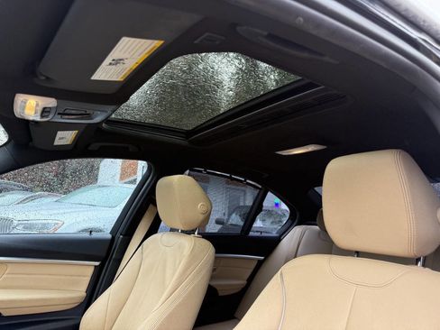 Used 2017 BMW 330e image 19