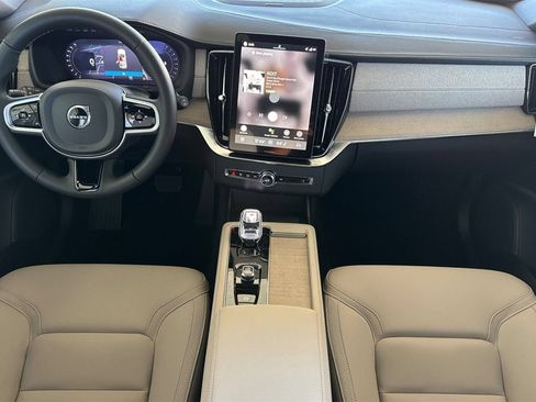 New 2026 Volvo XC90 B5 Plus w/ Protection Package Premier AWD/4WD image 4
