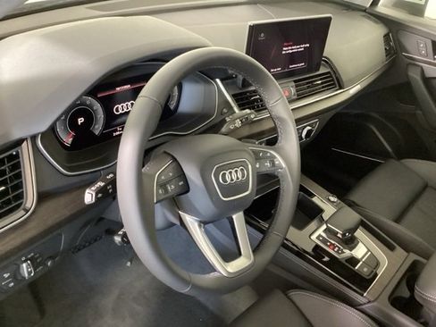Certified 2025 Audi Q5 2.0T Premium Plus w/ Premium Plus Package image 10