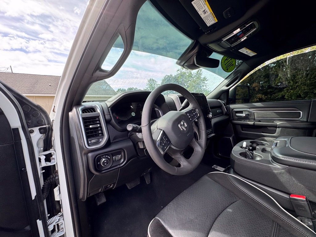 Used 2019 RAM 1500 Laramie AWD/4WD image 13