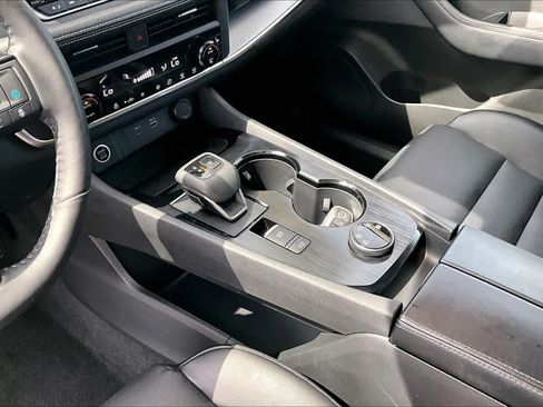 Certified 2023 Nissan Rogue SV w/ SV Premium B Package AWD/4WD image 17
