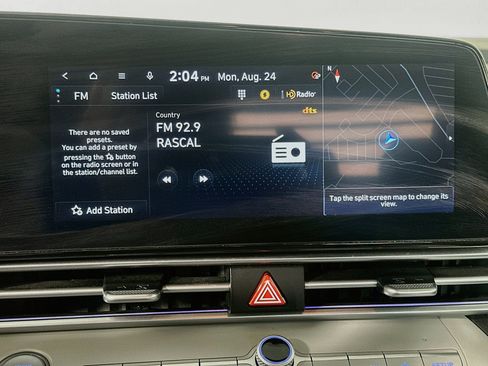 Used 2025 Hyundai Elantra Limited FWD image 21