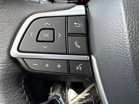 Used 2026 Toyota Sienna XLE FWD image 19