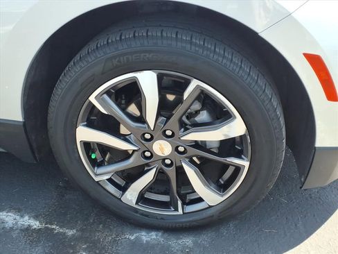 Used 2022 Chevrolet Equinox LT FWD image 16