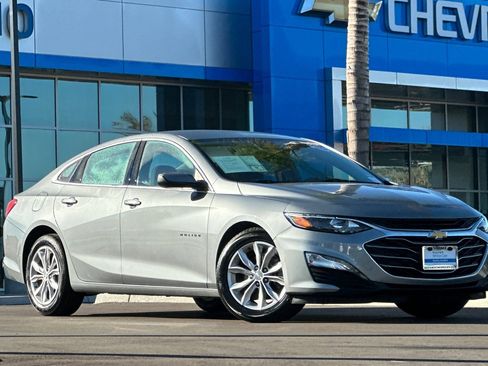 Used 2024 Chevrolet Malibu LT image 2