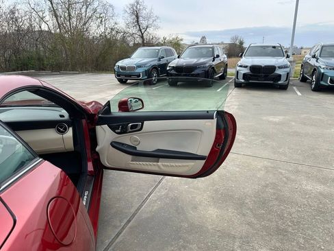 Used 2018 Mercedes-Benz SLC 43 AMG image 24