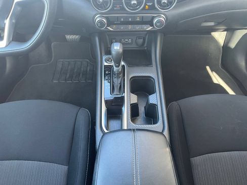 Used 2025 Nissan Sentra SV FWD image 39