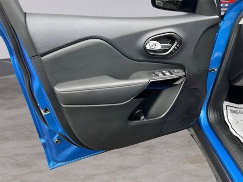 Used 2023 Jeep Cherokee Altitude Lux w/ Lux Elite Package image 11