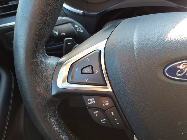 Used 2018 Ford Edge Titanium w/ Ford Safe & Smart Package AWD/4WD image 18
