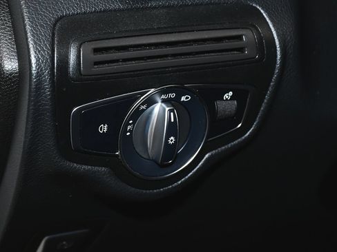 Used 2021 Mercedes-Benz GLC 300 4MATIC image 18