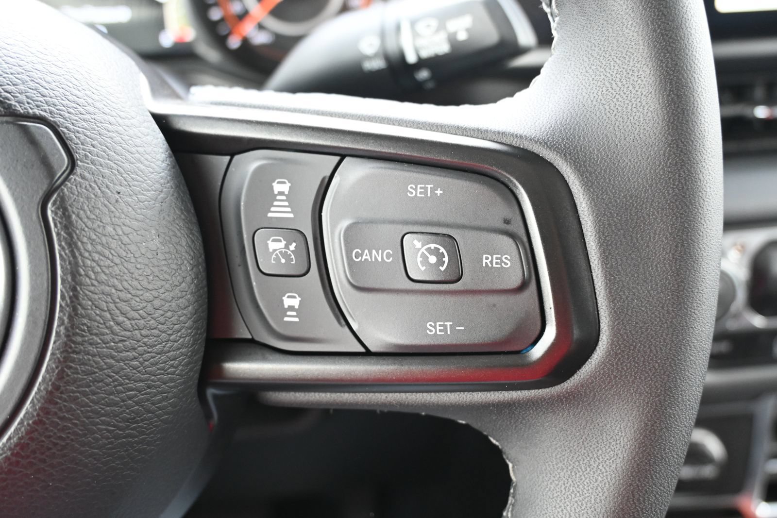 Used 2026 Jeep Gladiator Mojave AWD/4WD image 11