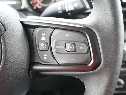 Used 2026 Jeep Gladiator Mojave AWD/4WD image 11