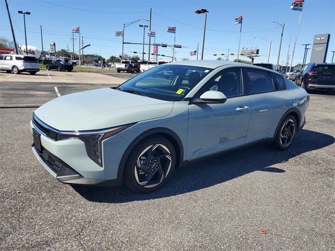 Used 2025 Kia K4 EX image 2