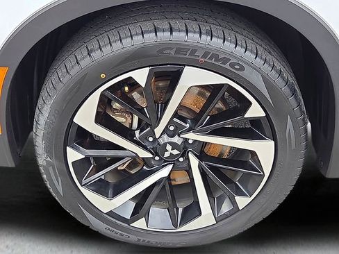 Used 2024 Mitsubishi Outlander FWD image 9