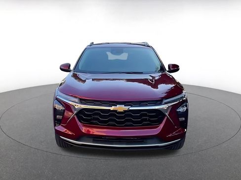 Used 2025 Chevrolet Trax LT w/ LT Convenience Package image 5