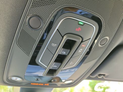 Used 2025 Audi Q5 2.0T Premium Plus w/ Premium Plus Package image 19