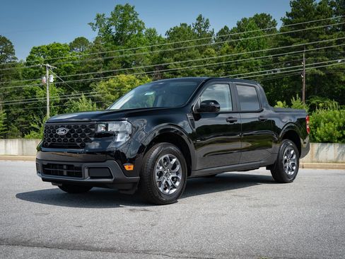 New 2026 Ford Maverick XLT w/ Equipment Group 301A AWD/4WD image 3