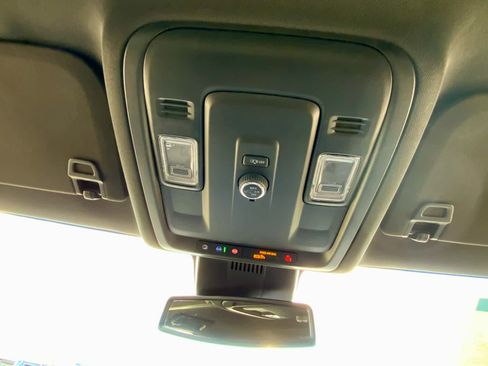 Used 2025 Chevrolet Suburban Z71 AWD/4WD image 44