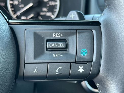 Used 2023 Nissan Rogue SV w/ SV Premium Package image 30