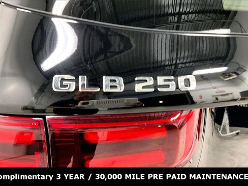 Used 2025 Mercedes-Benz GLB 250 image 9