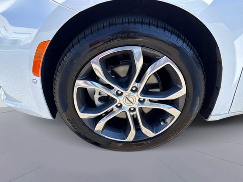 Used 2024 Chrysler Pacifica Pinnacle image 11