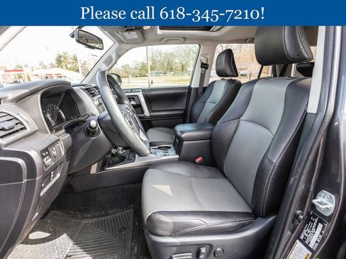 Used 2017 Toyota 4Runner SR5 Premium image 17