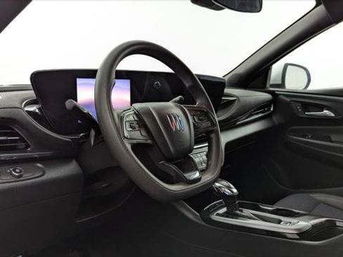 Used 2025 Buick Envista Preferred FWD image 23