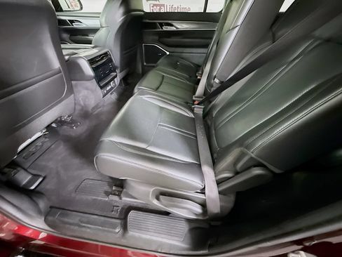 Used 2022 Jeep Wagoneer Series I AWD/4WD image 30