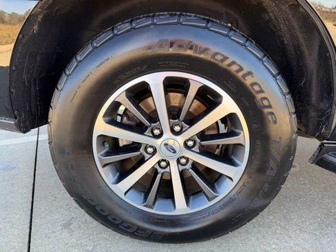 Used 2021 Ford Expedition XLT image 8