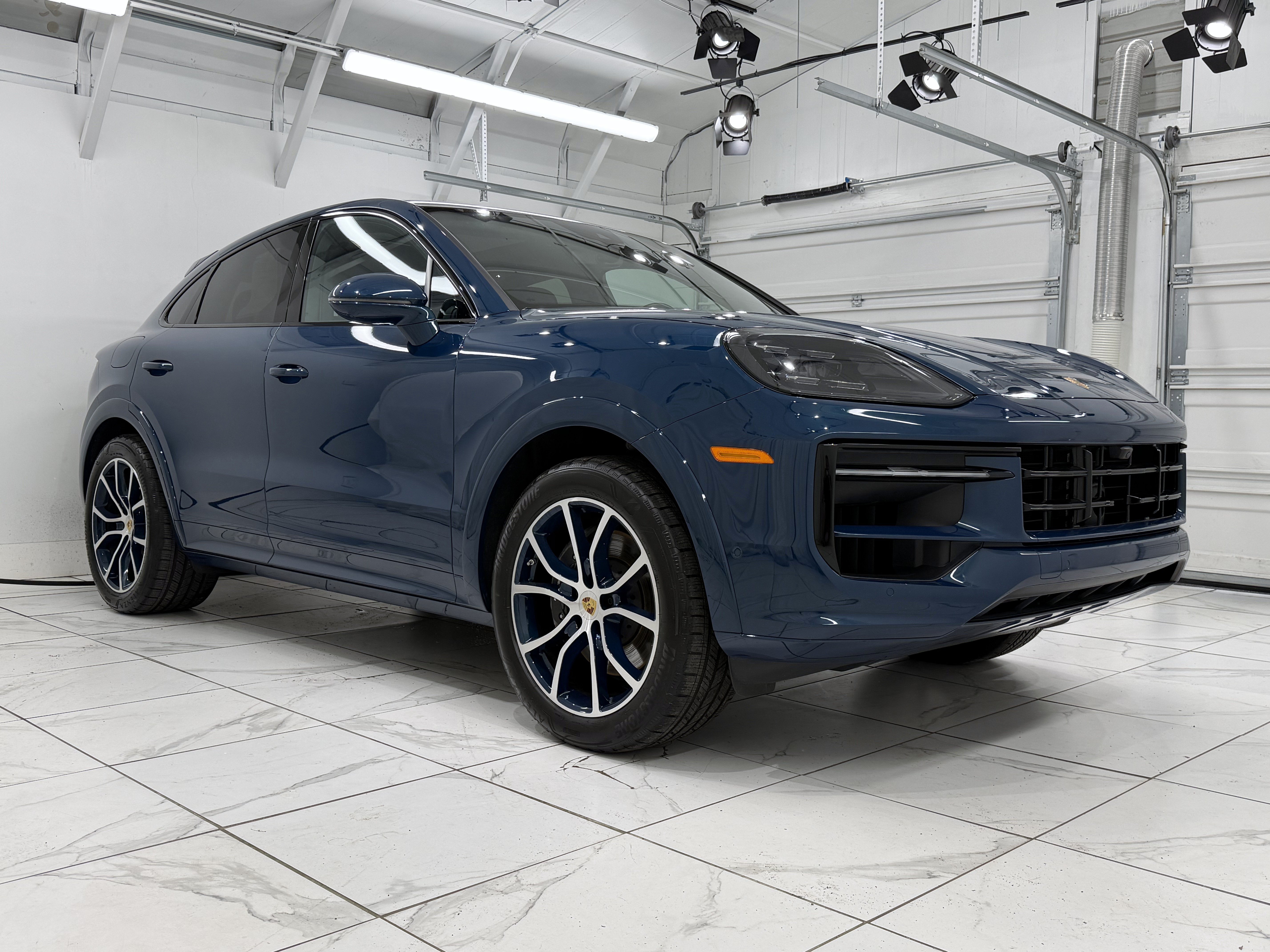 Certified 2024 Porsche Cayenne Coupe AWD/4WD image 10