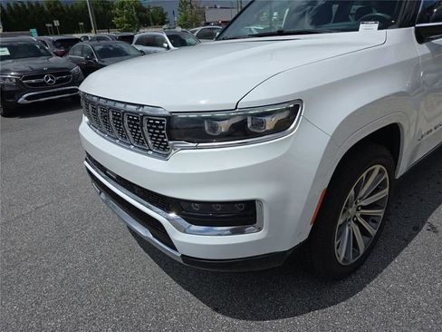 Used 2023 Jeep Grand Wagoneer Series II w/ Flexible Seating Group AWD/4WD image 10