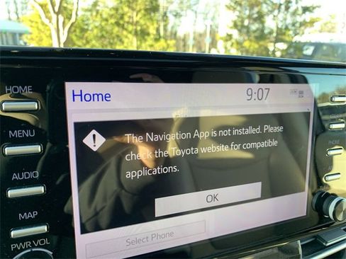 Used 2021 Toyota Sienna XLE image 23