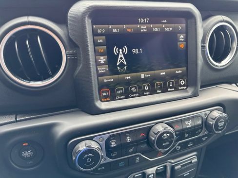 Used 2021 Jeep Wrangler Unlimited Sahara w/ Cold Weather Group AWD/4WD image 29
