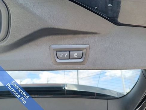 Used 2025 BMW X5 xDrive50e image 10