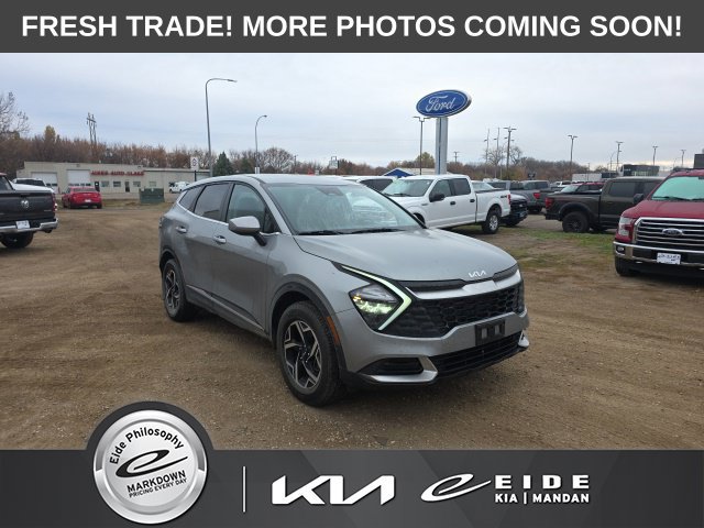 Used 2023 Kia Sportage LX AWD/4WD image 1