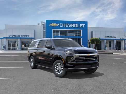 New 2026 Chevrolet Suburban LT w/ Sun And Tow Package AWD/4WD image 9