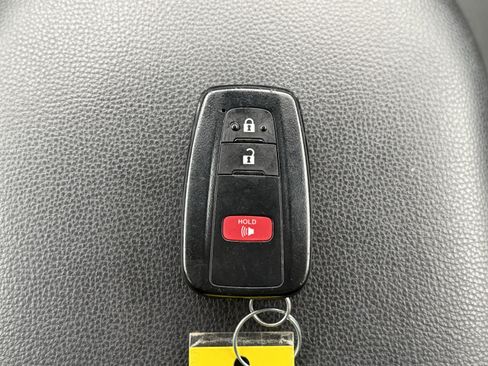 Certified 2025 Toyota RAV4 XLE AWD/4WD image 29