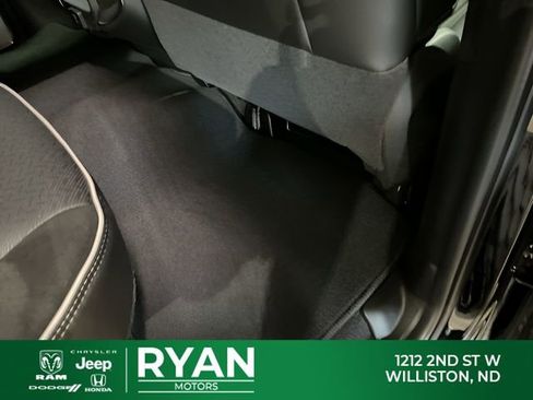 New 2026 RAM 2500 Laramie AWD/4WD image 40