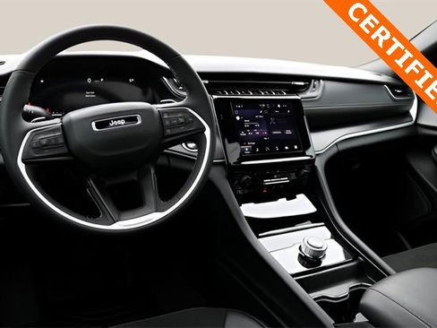 Used 2025 Jeep Grand Cherokee L Altitude image 14