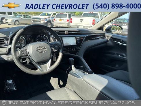 Used 2019 Toyota Camry LE image 19
