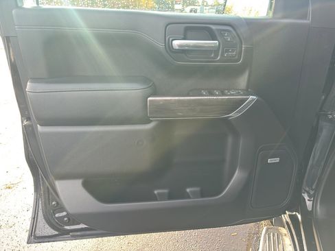 Used 2020 Chevrolet Silverado 1500 LTZ w/ LTZ Premium Package image 22