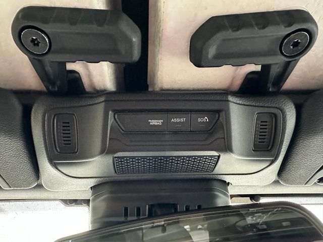 Used 2025 Jeep Wrangler Unlimited Rubicon AWD/4WD image 24
