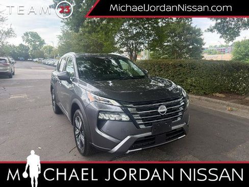 Certified 2026 Nissan Rogue SL AWD/4WD image 1